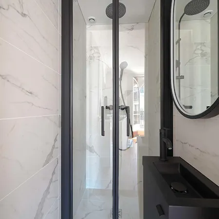 Luminaux E Confortable Paris